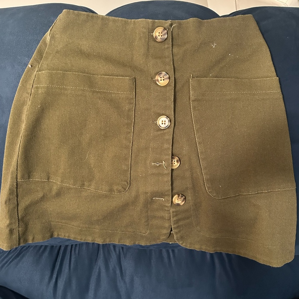 USED IN GOOD CONDITIONS‼️ GREEN SKIRT FROM COPPER KEY SIZE 3❤️